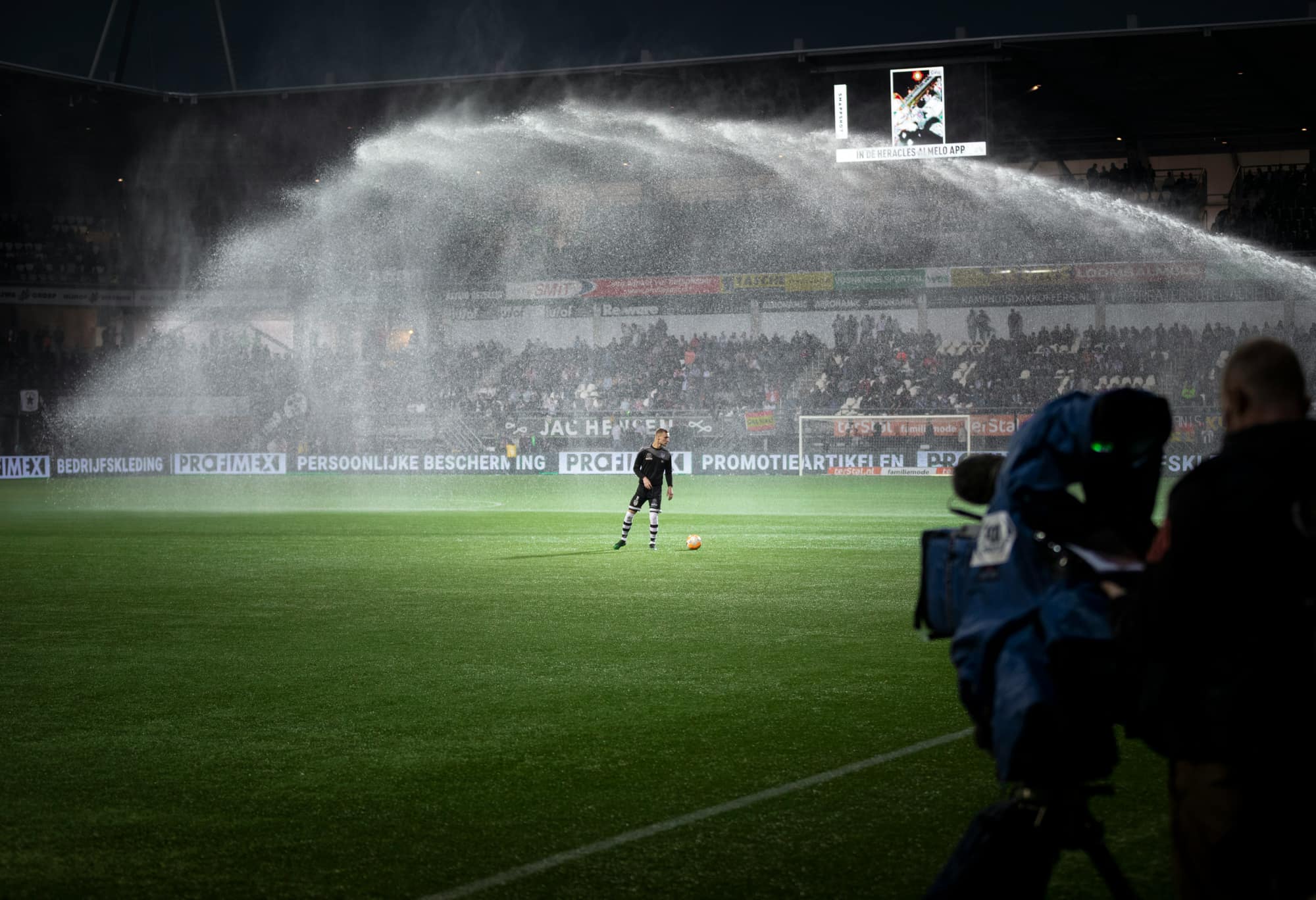 Photo by Maxim Hopman